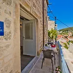 St. Stephen\'S Square Apartment